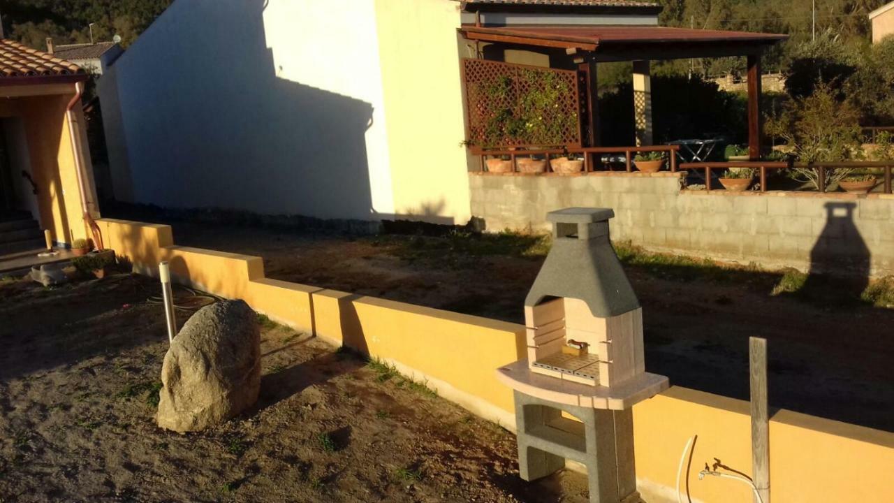 Villa Le Torri Porto Corallo Вилапуцу Екстериор снимка