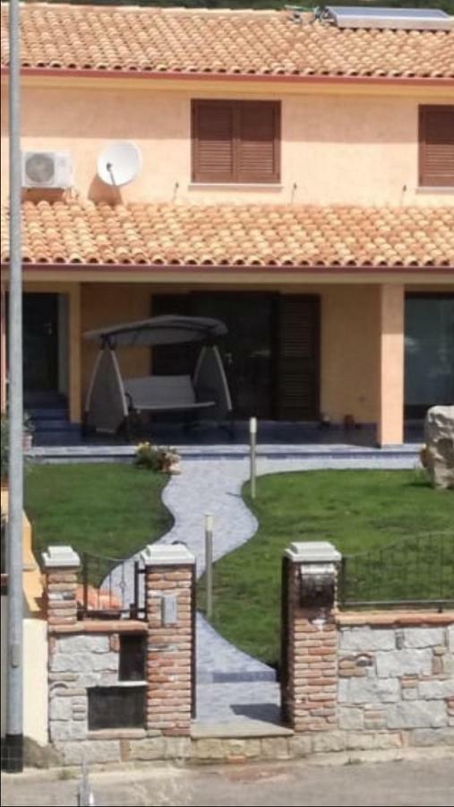 Villa Le Torri Porto Corallo Вилапуцу Екстериор снимка